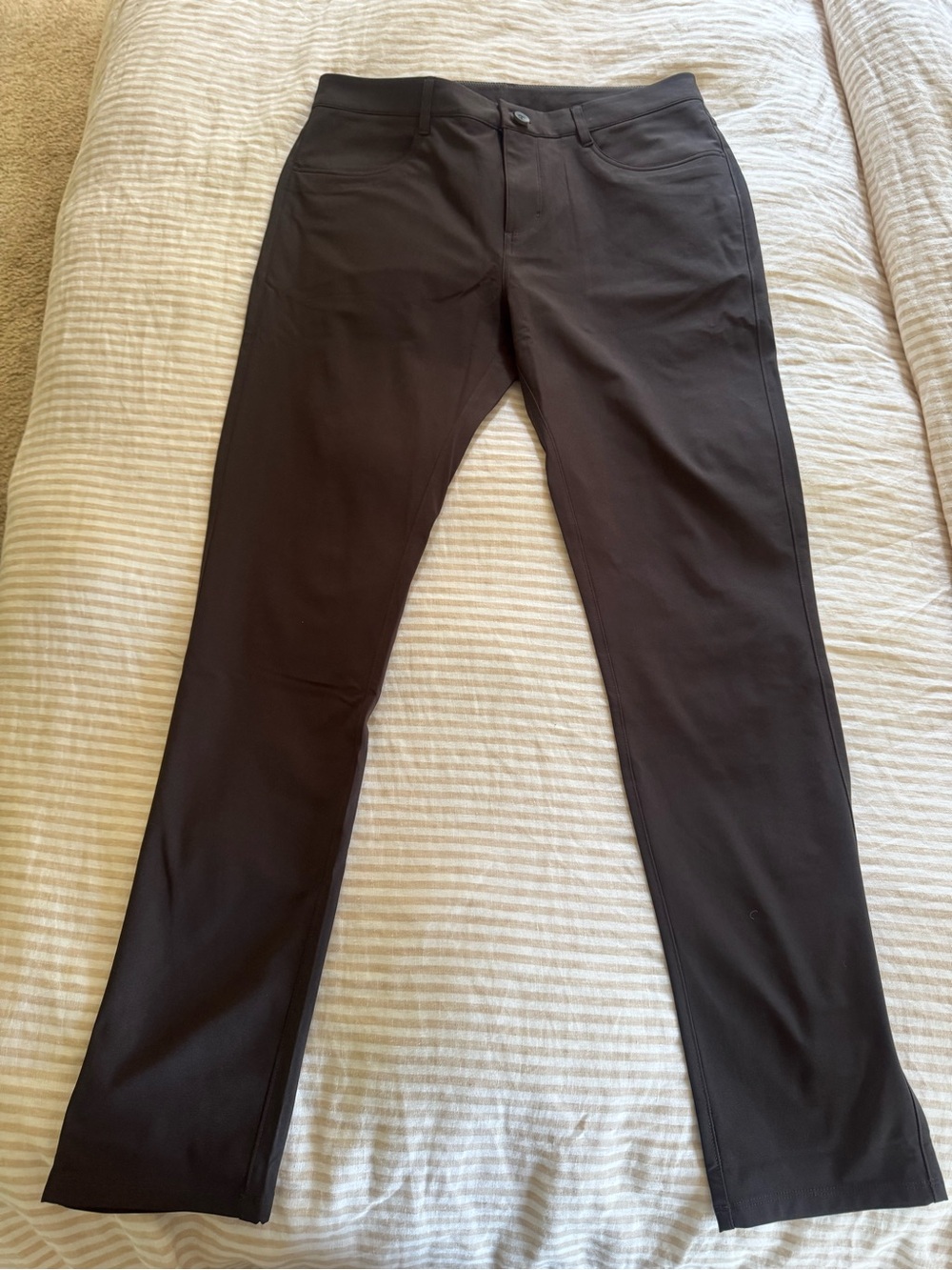 Vuori men Dark Brown Slim Stretch Chino Pants- new no tags